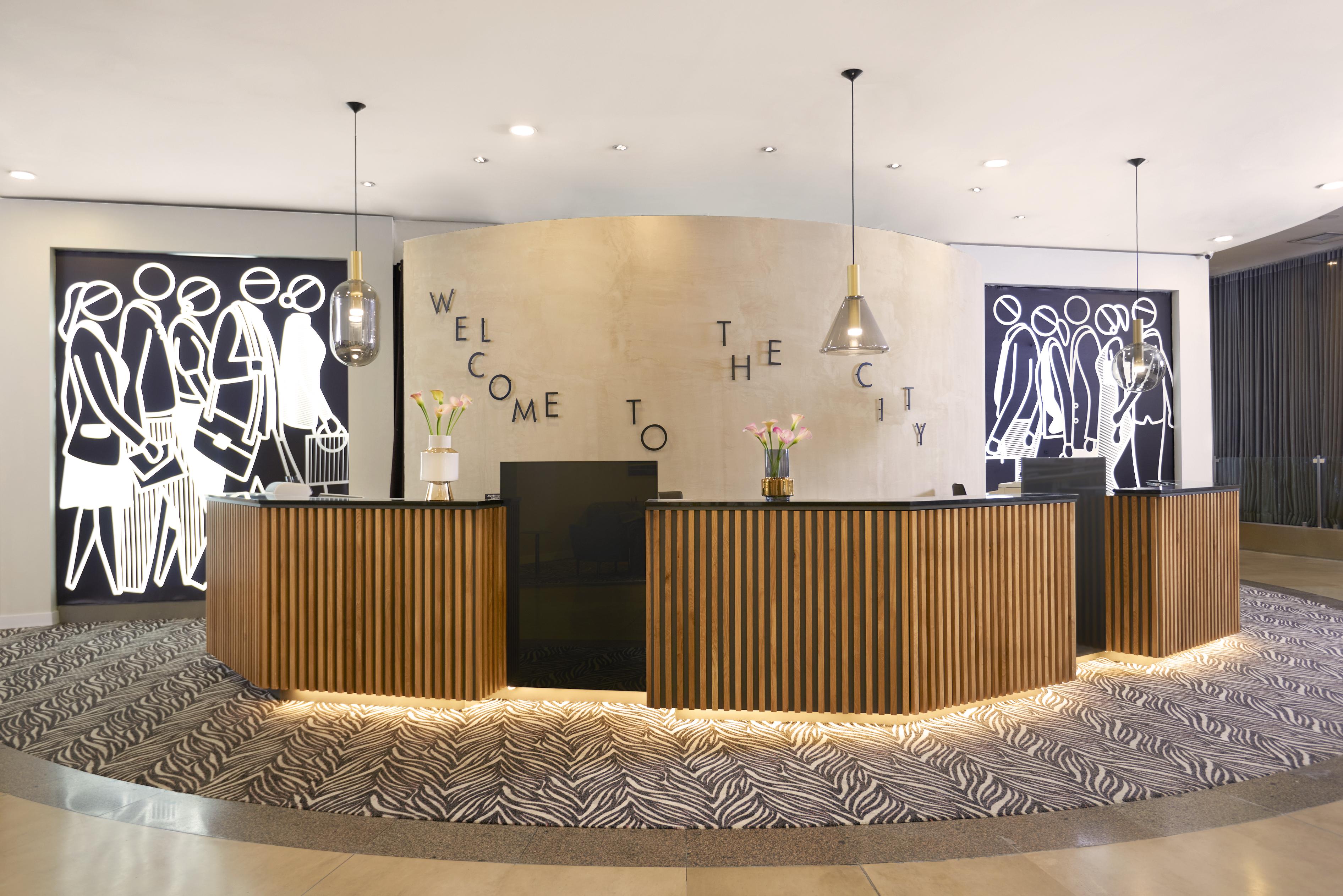 فندق ليوناردو سيتي تاور تل أبيب Giv'atayim المظهر الخارجي الصورة The City Hotel reception