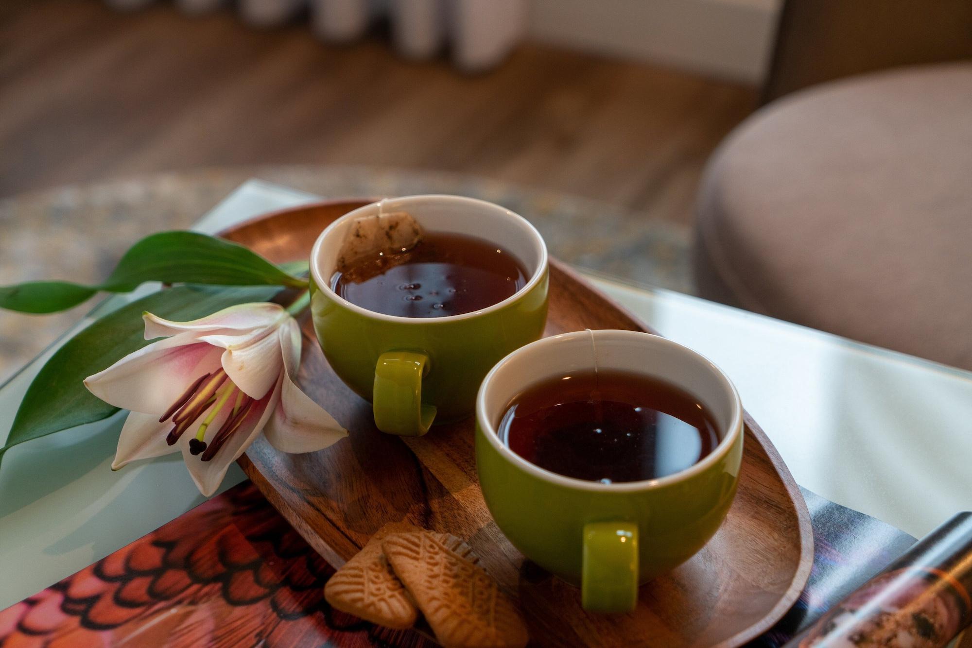 فندق ليوناردو سيتي تاور تل أبيب Giv'atayim المظهر الخارجي الصورة Two cups of tea