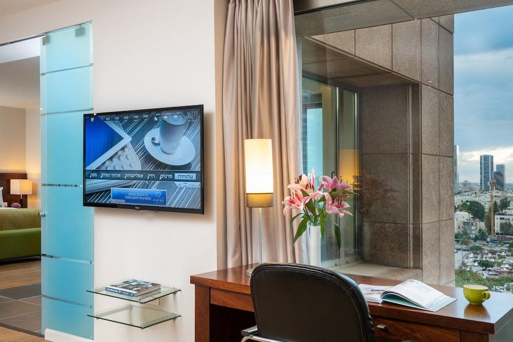 فندق ليوناردو سيتي تاور تل أبيب Giv'atayim المظهر الخارجي الصورة A room at the hotel