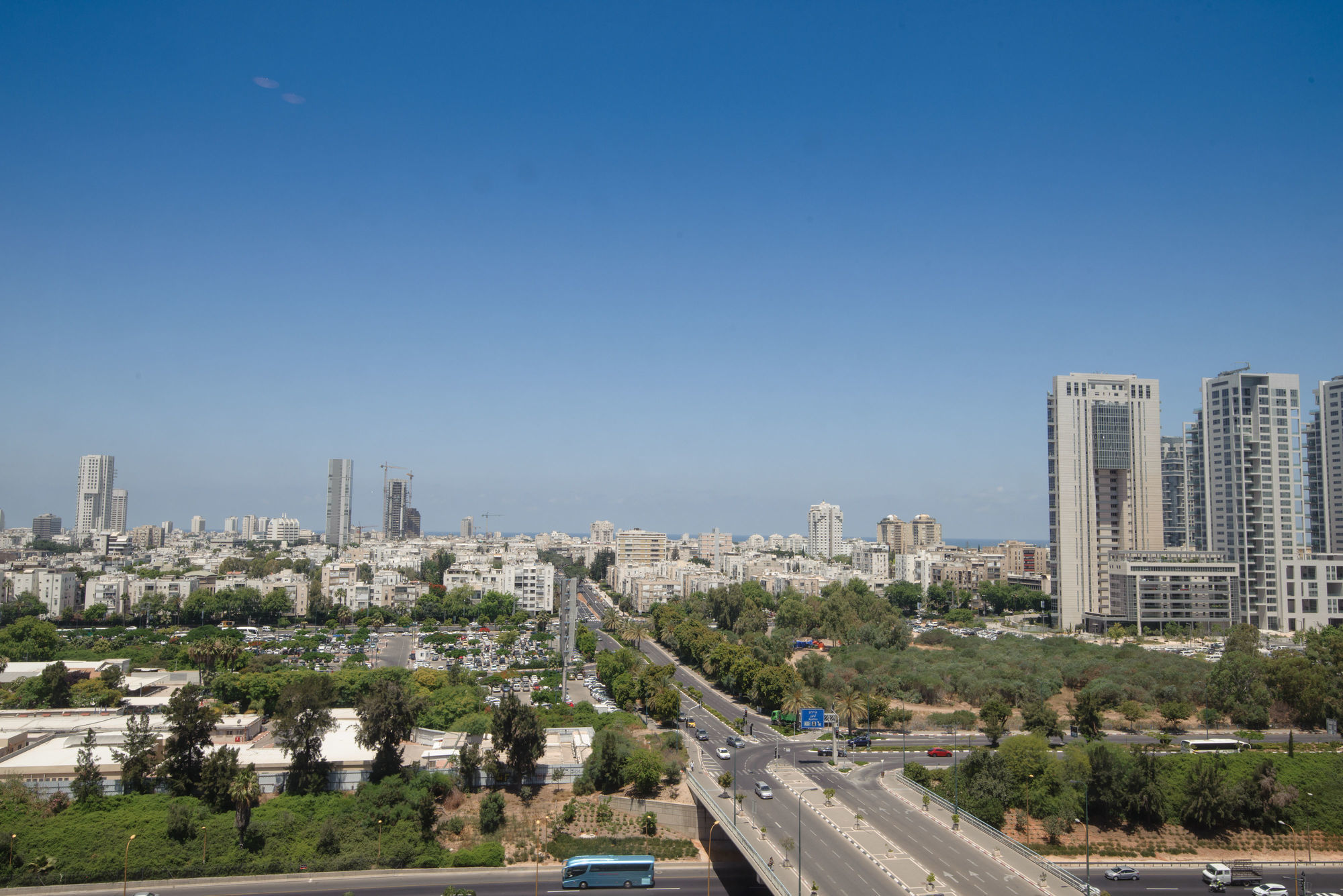 فندق ليوناردو سيتي تاور تل أبيب Giv'atayim المظهر الخارجي الصورة View of Kiryat Jamir