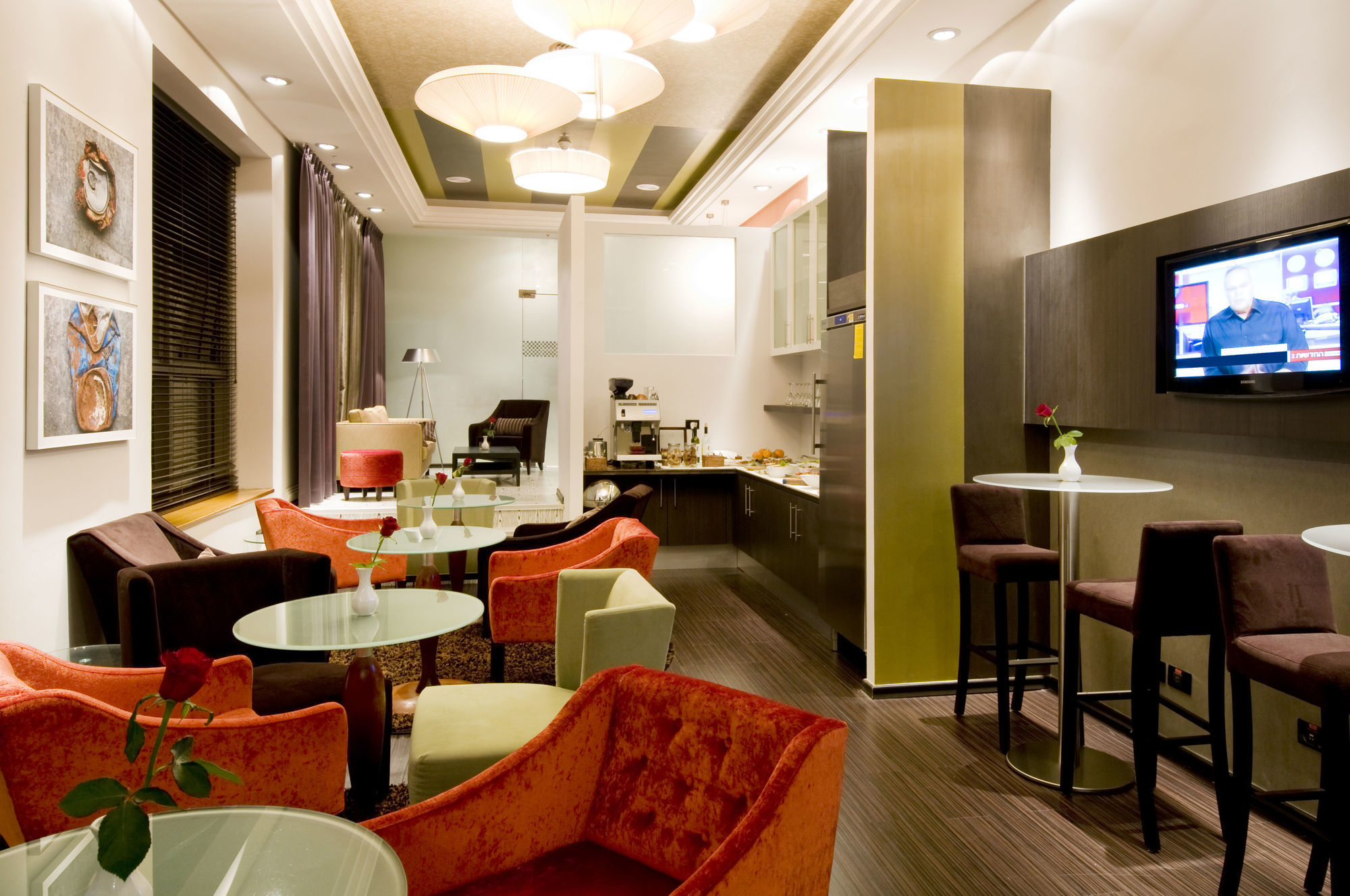 فندق ليوناردو سيتي تاور تل أبيب Giv'atayim المظهر الخارجي الصورة The lounge at the airport
