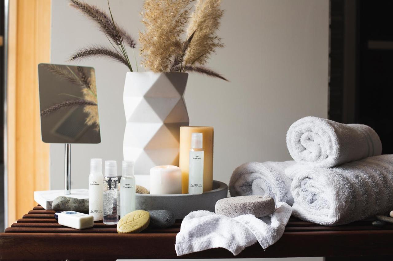 فندق ليوناردو سيتي تاور تل أبيب Giv'atayim المظهر الخارجي الصورة Skincare products